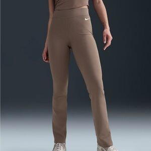 Nike Sportswear Classic High-Waisted Bootcut Pants – Women’s M – NWT